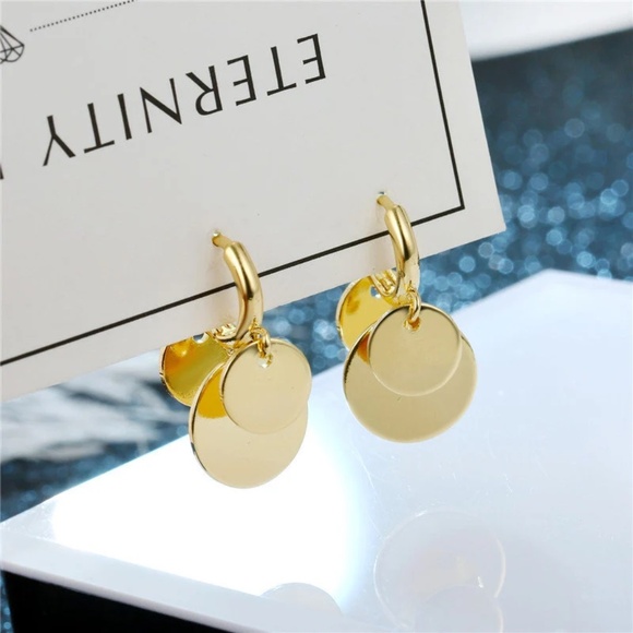 Dainty Disc Huggie Hoop Earrings - Picture 3 of 4